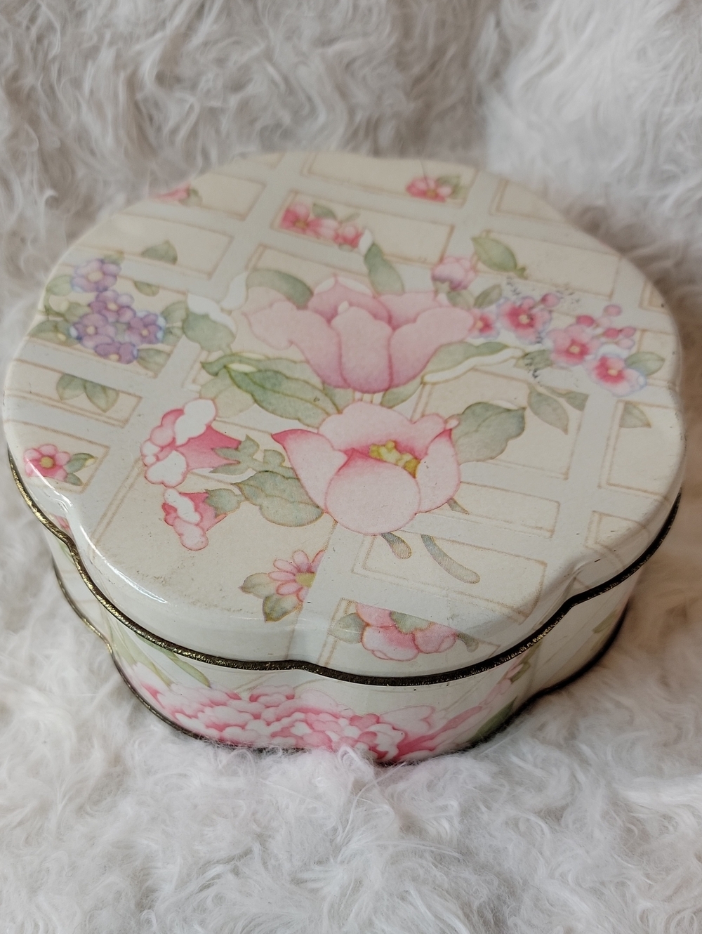 Mystery Box w/ 30 Pieces of Jewelry in an Avon Floral Decorative Trinket Tin